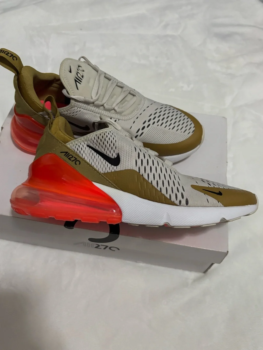 NIKE Women’s Air Max 270 Flight Gold Sneaker